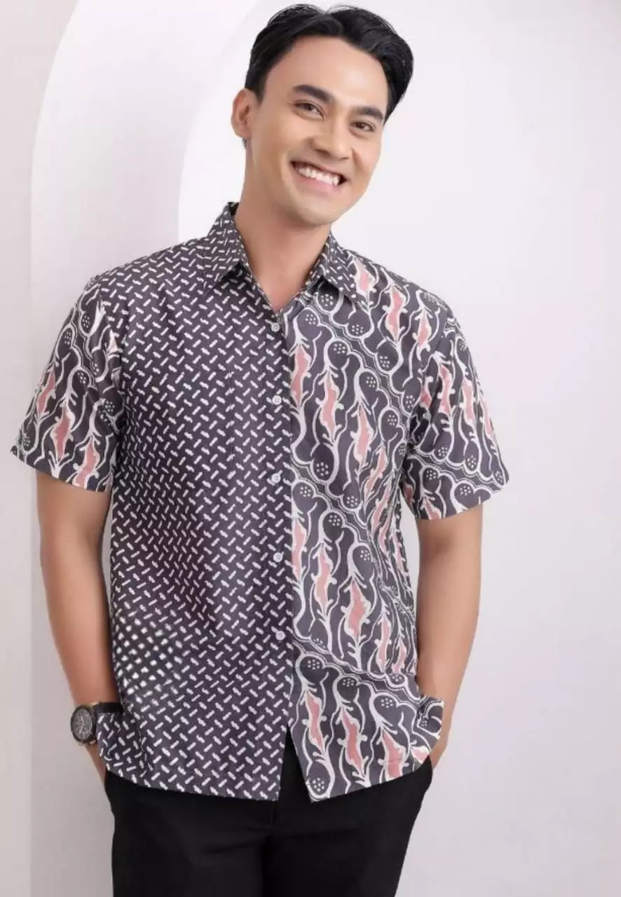 Kusuma Abu Kemeja Batik Pria Premium Elegant Lengan Pendek B.K