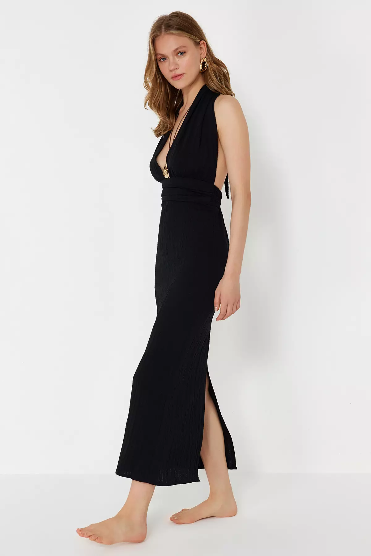 Black Maxi Woven Back Low-Cut Linen Blended Beach Dress