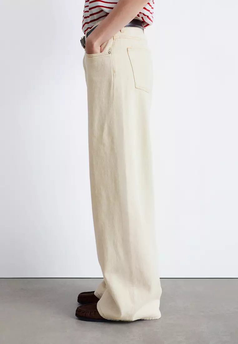 Relaxed Wide-Leg Jeans