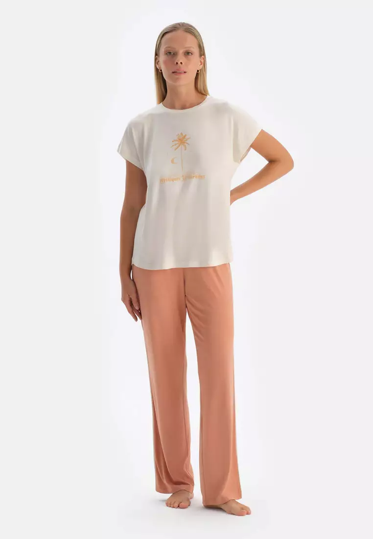 Off White T-Shirt & Trousers Knitwear Set, View Print, Crew Neck, Regular, Long Leg, Short Sleeve Sleepwear for Women