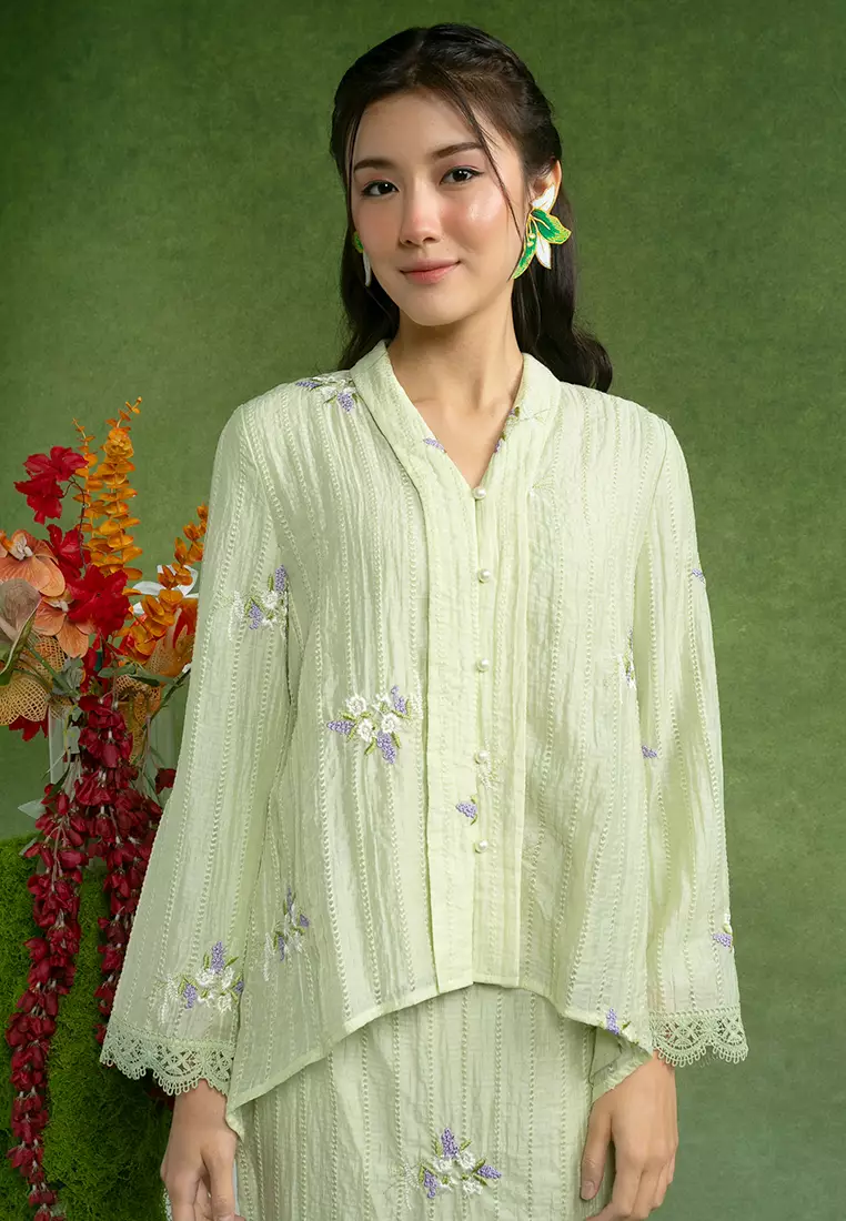 Iyana Handkerchief Kebaya Set