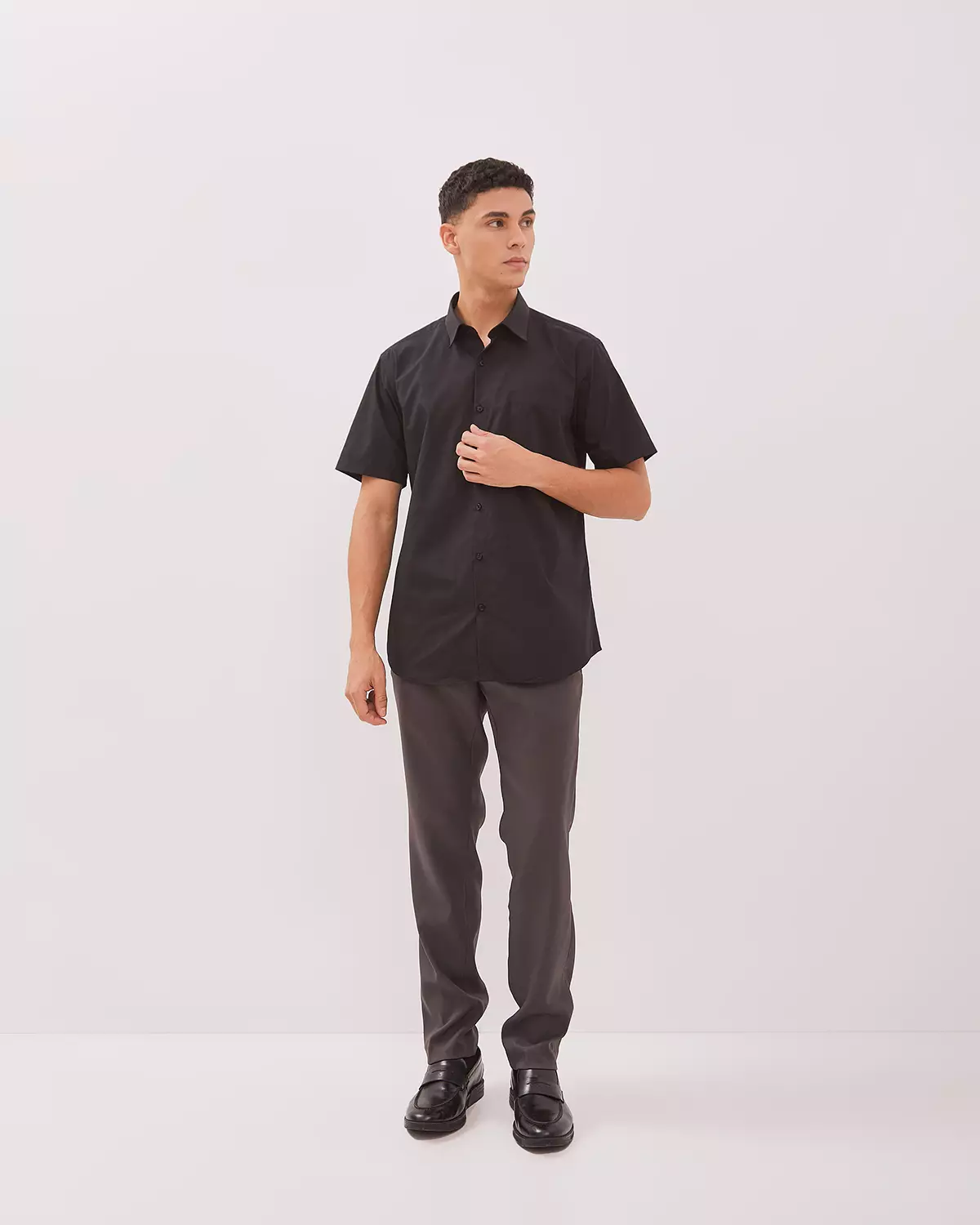 BLACK SHORT-SLEEVED SHIRT FOR MEN