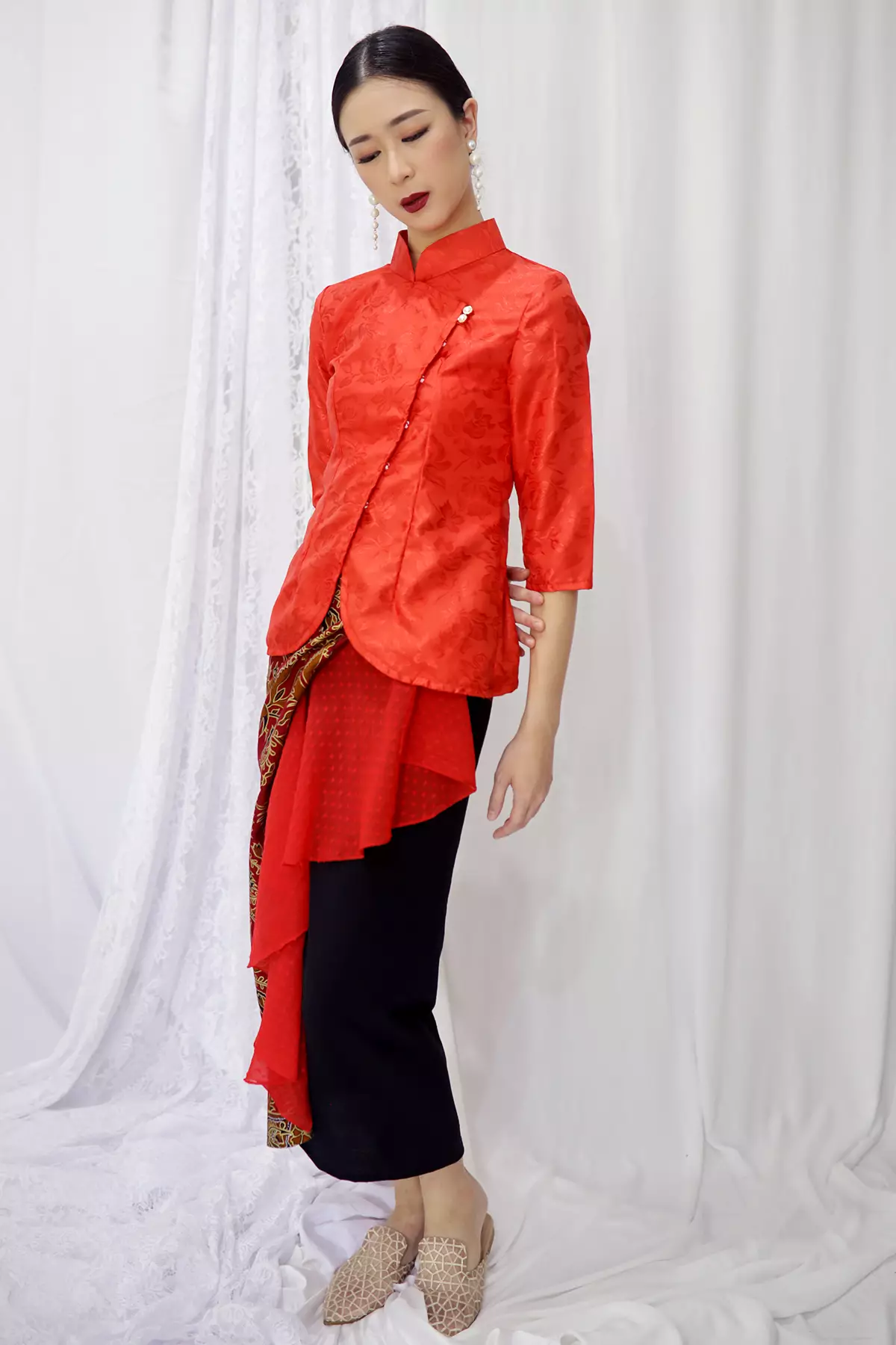 Devika Jaquard Merah Kebaya Janggan
