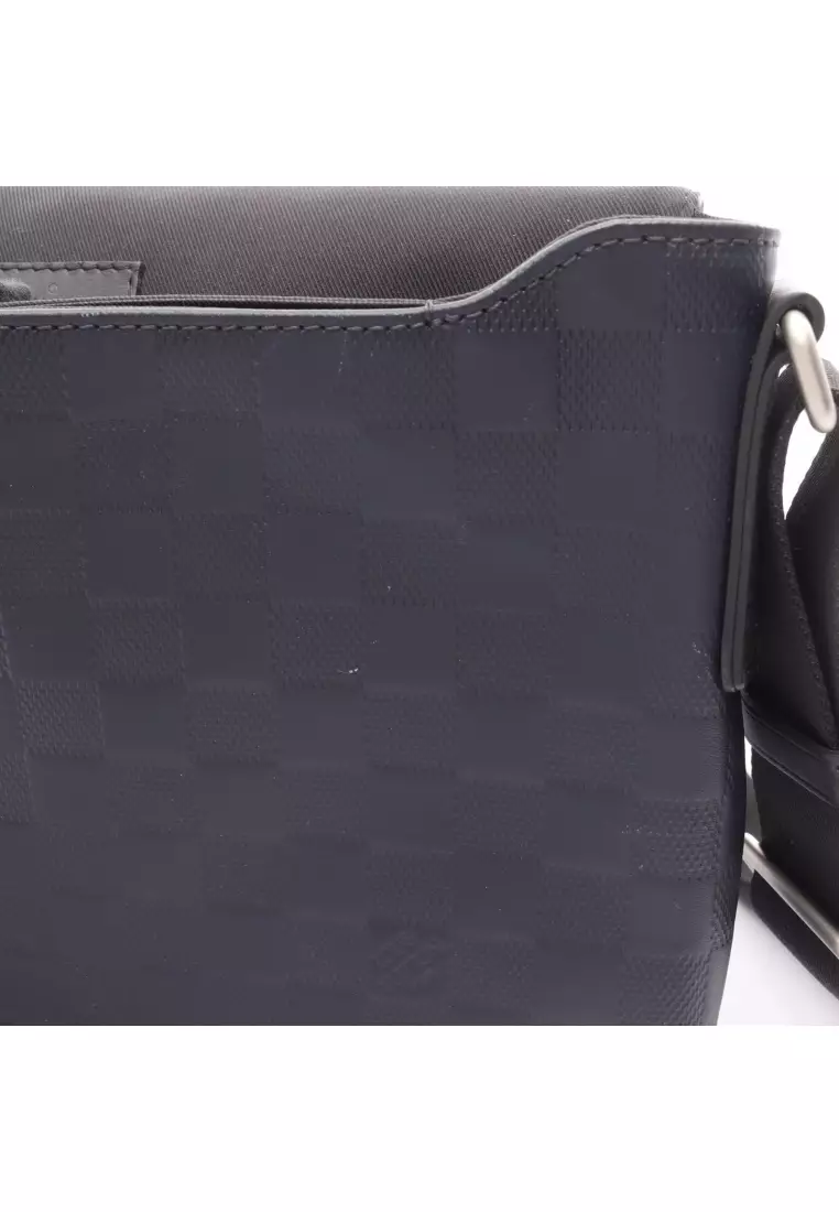 Pre-Loved Louis Vuitton District PM Damier Infini cosmos Shoulder bag leather Dark navy