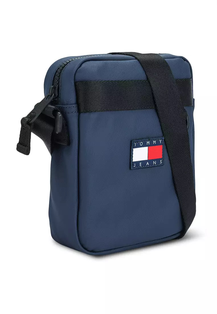 Tommy hilfiger shop flight bag