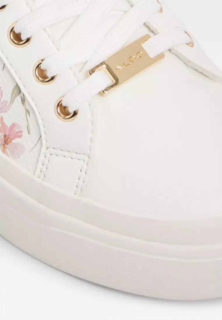 Brynlee Low-Top Sneakers