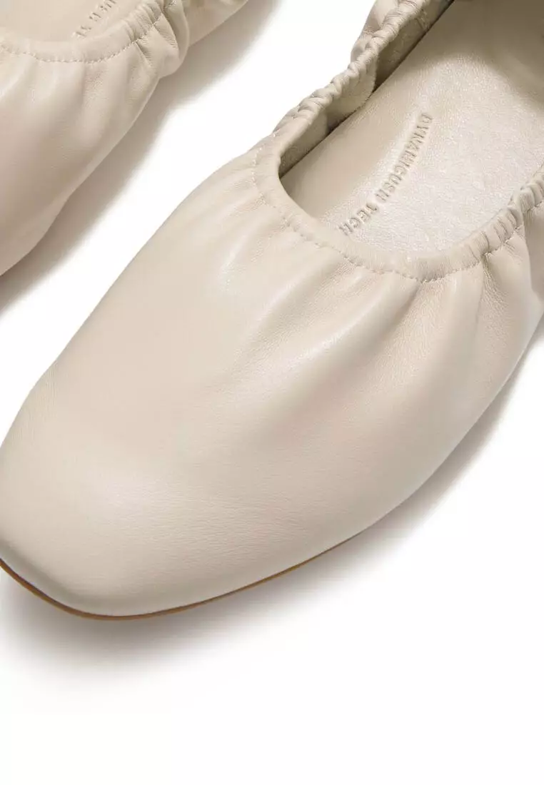 DELICATO Women's  Poise Leather Ballerinas - Hazy Taupe (AAC-E40)