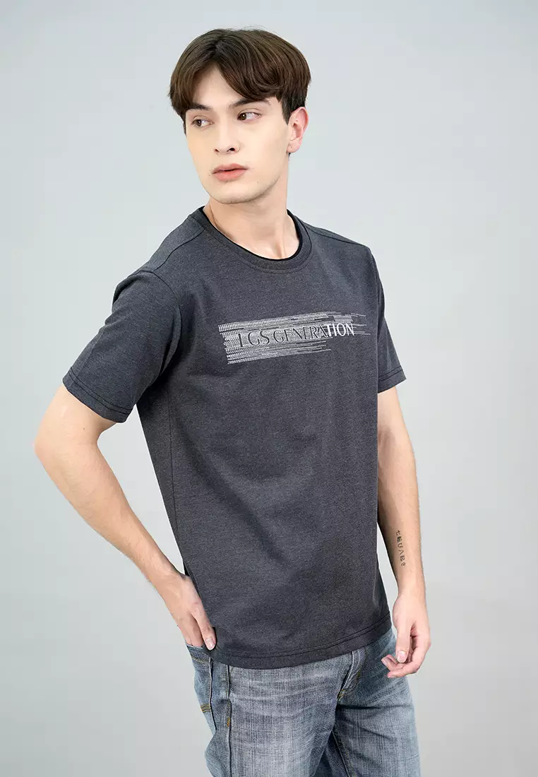 LGS - Kaos Casual Pria Lengan Pendek Motif Gambar Sablon Warna Hitam Slim Fit - JTS.322.S3342F.31.C