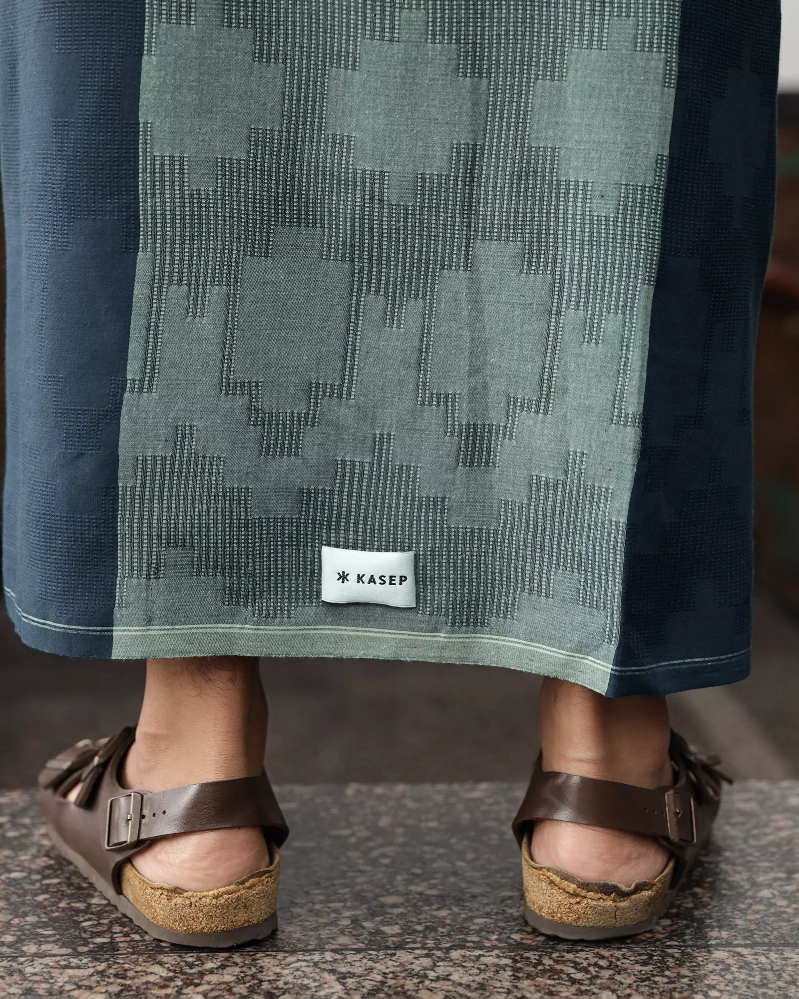 KASEP GYRAN SARUNG / SARUNG DEWASA - DARKGREY