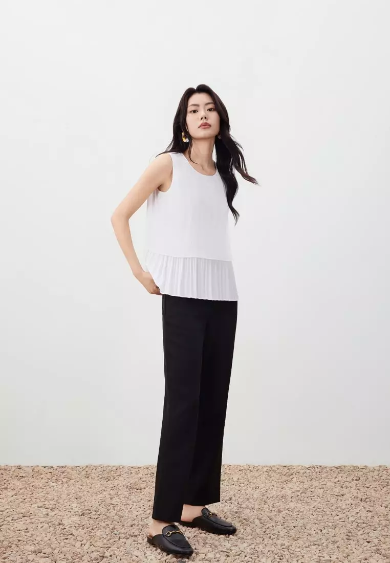 G2000 Sleeveless Gradient Pleat Puff Shoulder Blouse