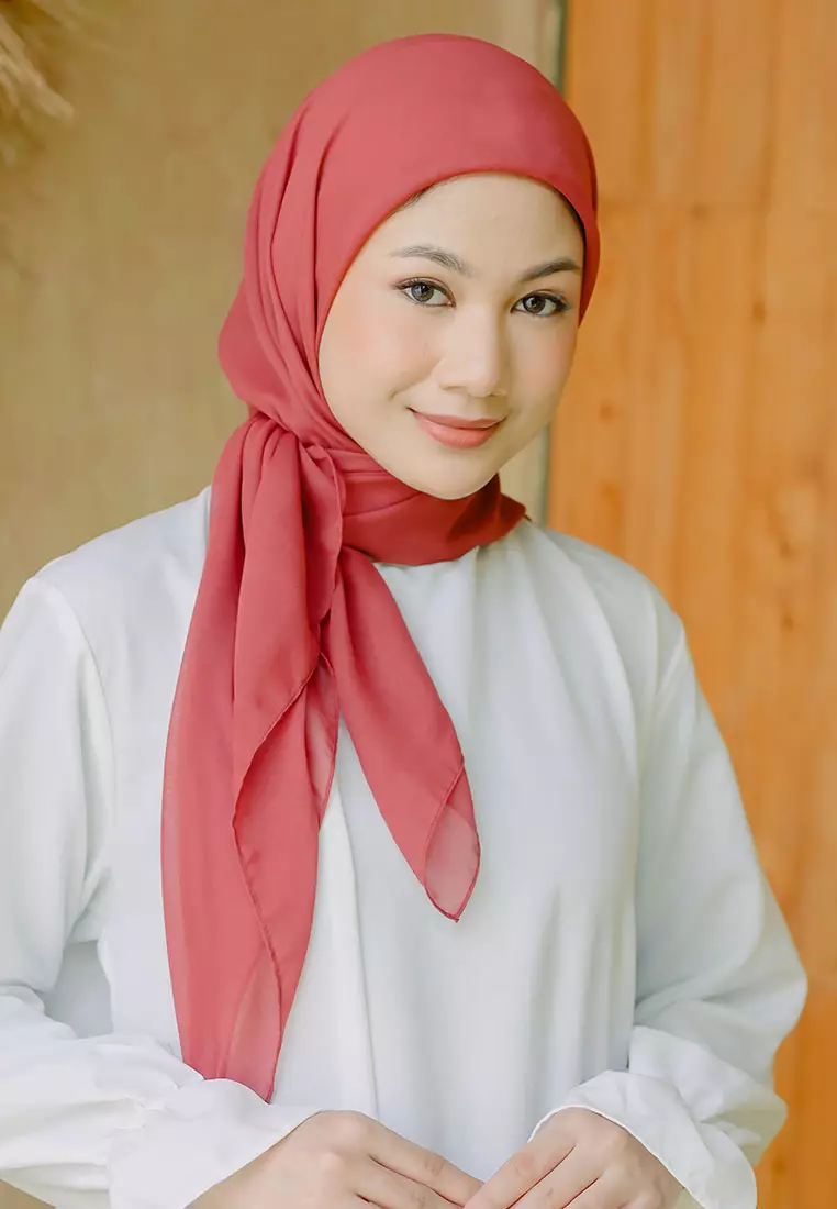 Polly Cotton (Hijab Segiempat Bella Square) Punch