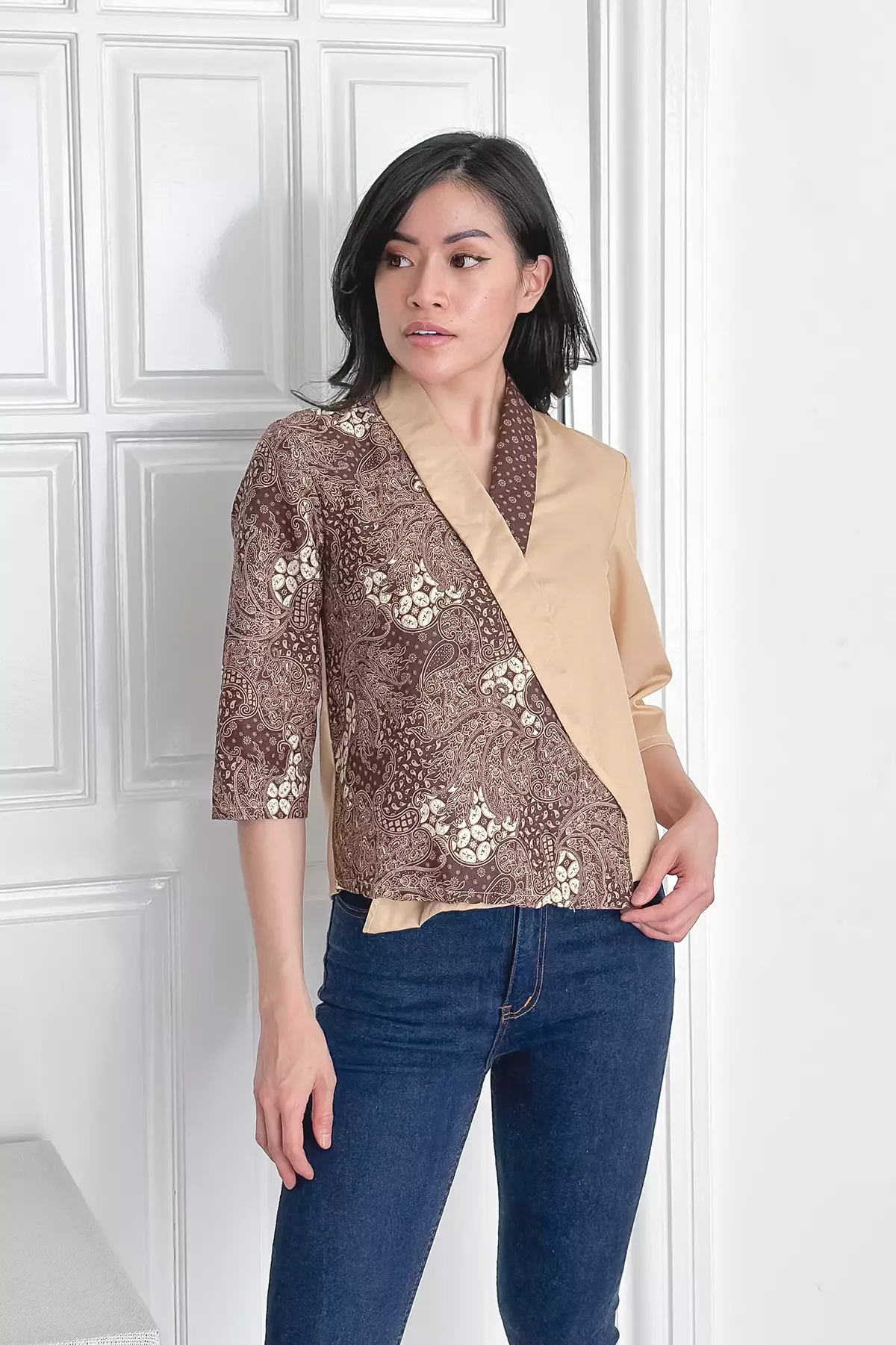 Andjani Asymetrical Sogan Batik Kebaya