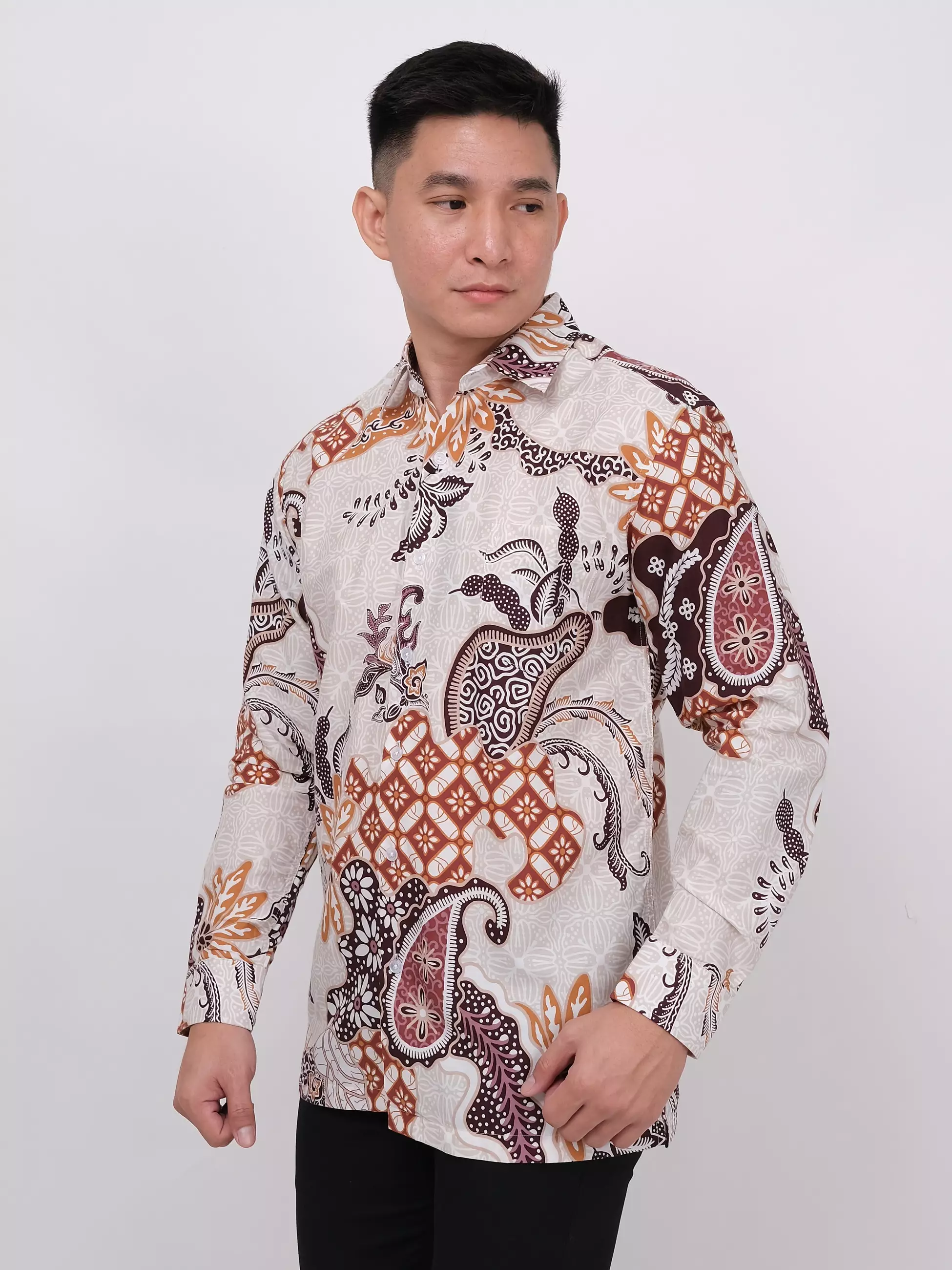 Kemeja Batik Lengan Panjang Krem Cokelat 16851