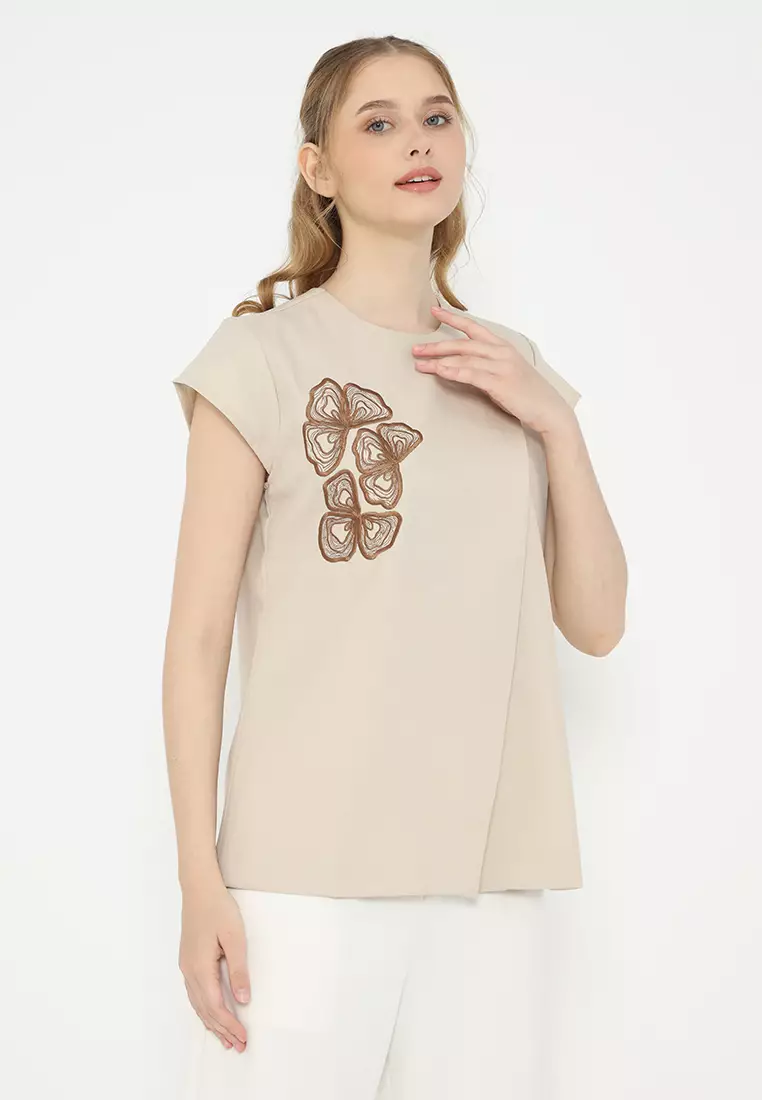 Vest Asymetrical With Embroidery in Cream By Brilliant Girl Warna CREAM