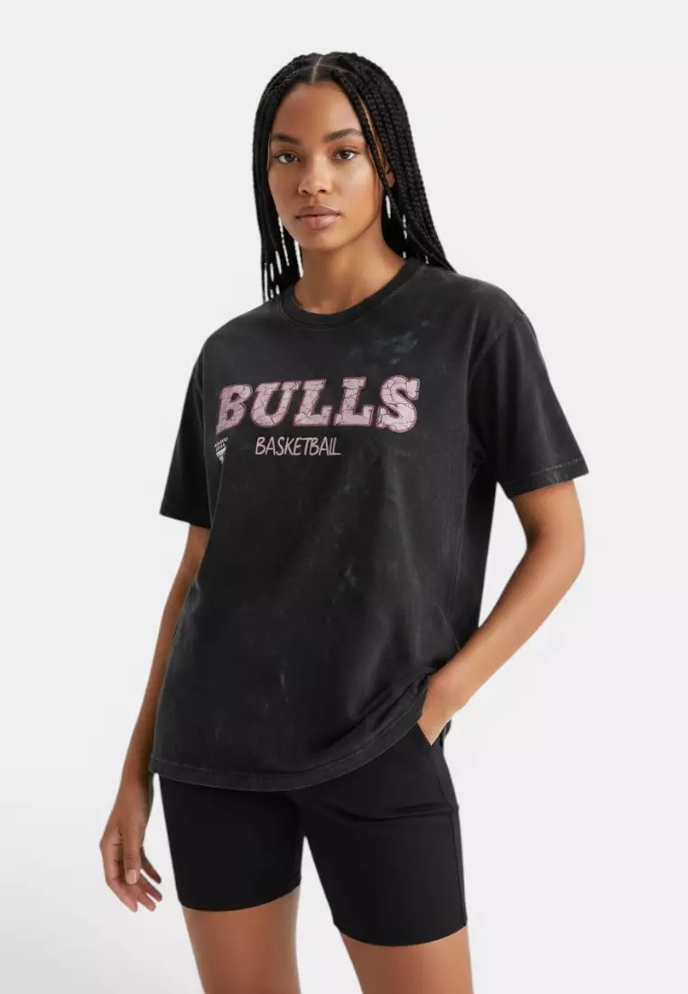 NBA Chicago Bulls Womens T-Shirt Distressed Collection