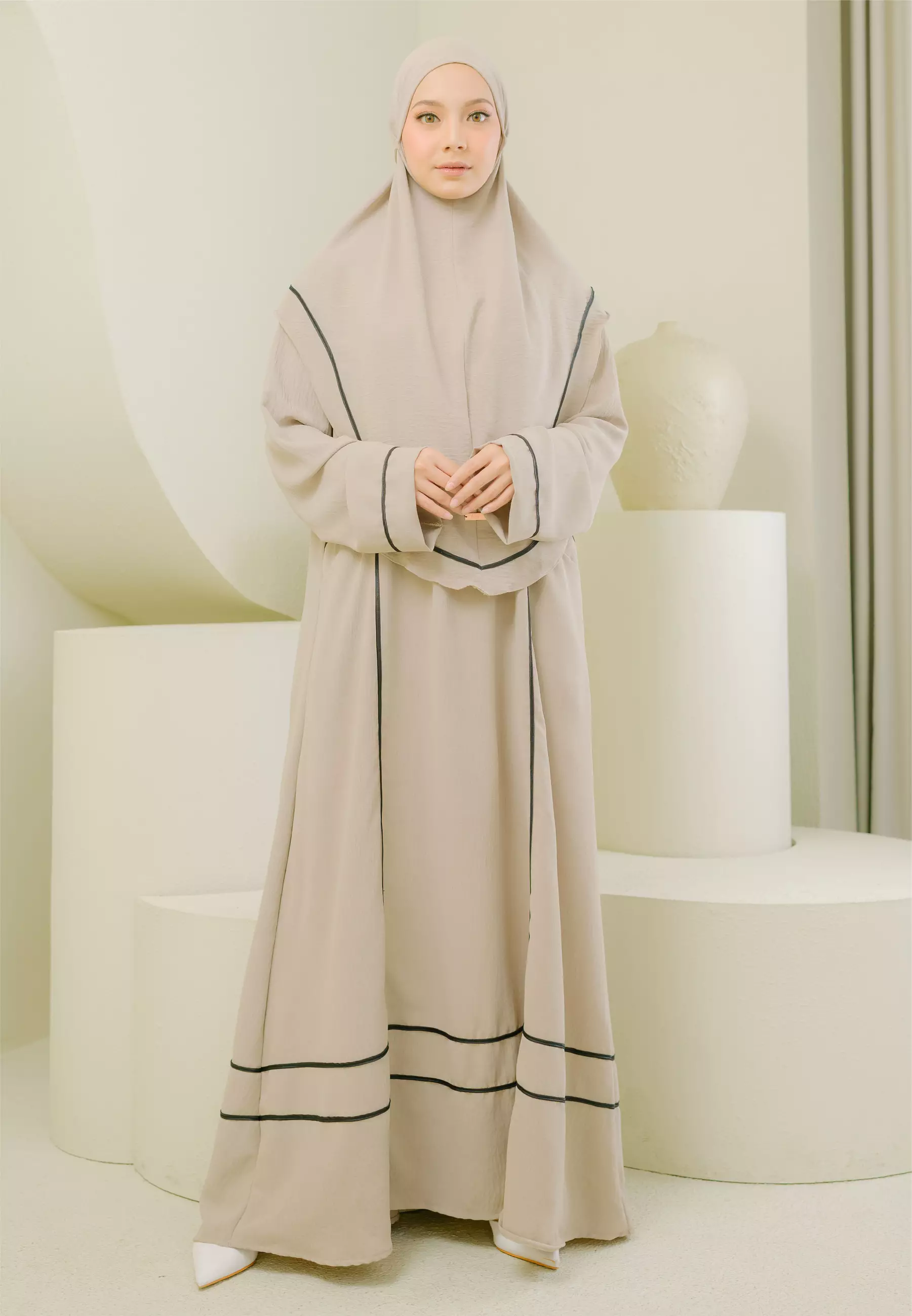 Hanisa Abaya Set Cream Almond