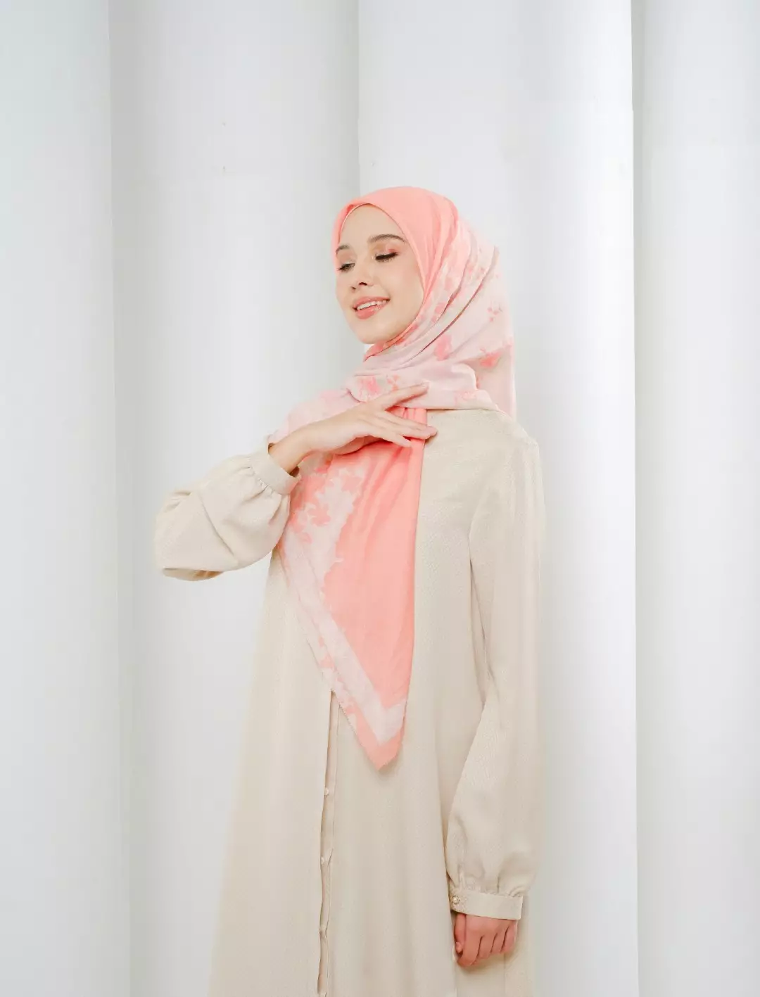 Linzy Printed Scarf Orange | Hijab Kerudung Segi Empat Motif
