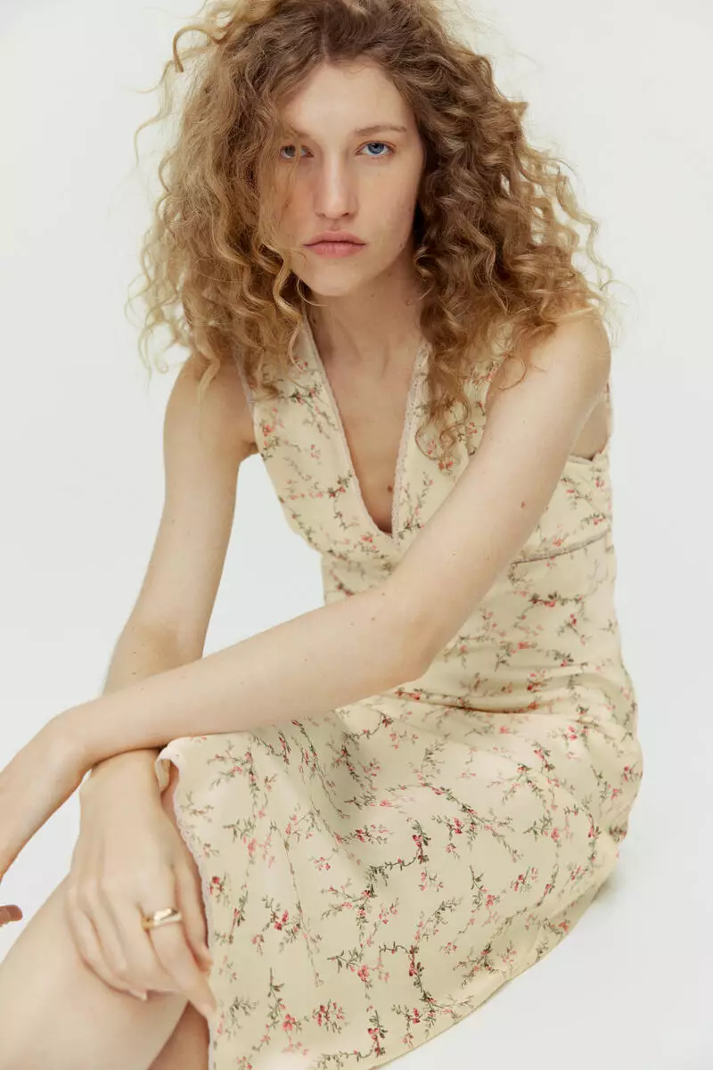 Sleeveless satin dress