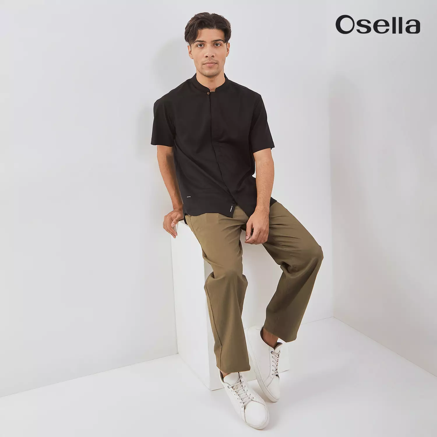Osella Ziyyad Short Sleeve Stand Collared Shirt 203W660143 | Kemeja Lengan Pendek Pria