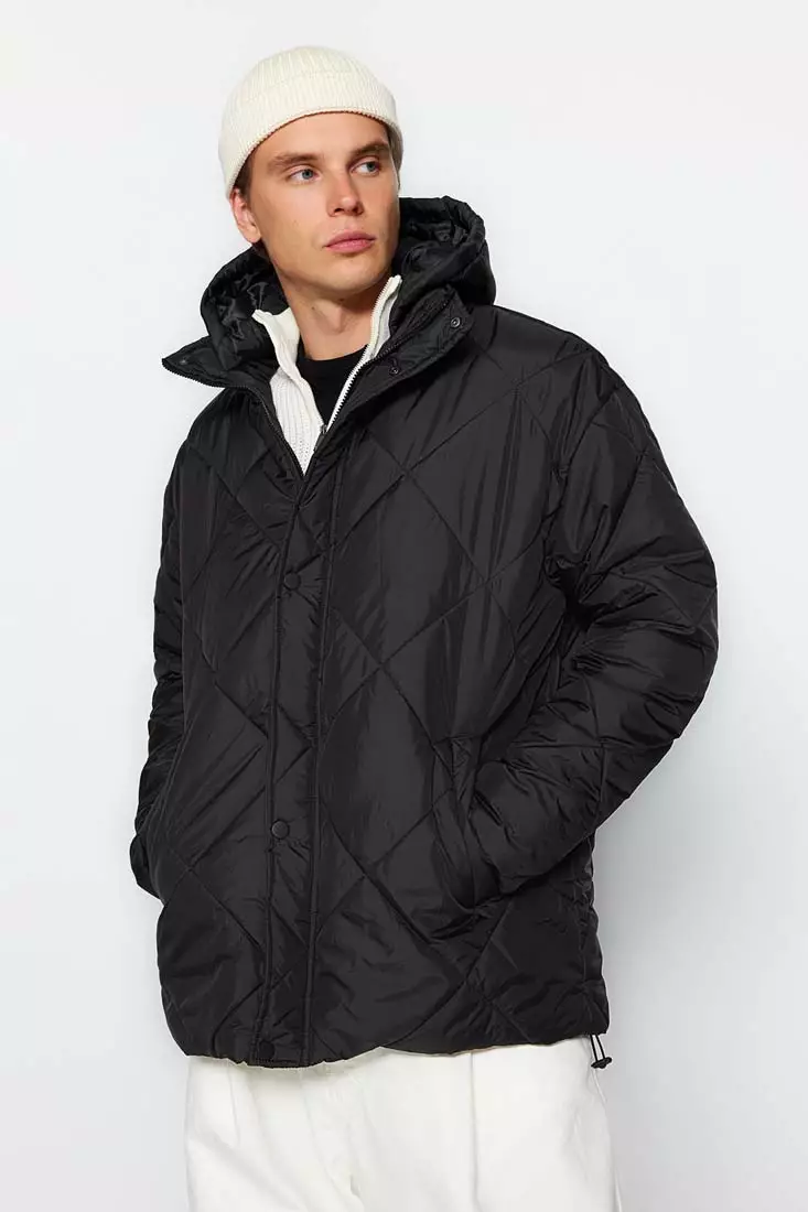 Buy Trendyol Black Men's Oversize Fit Hooded Water and Wind Resistant Lightweight  Quilted Coat in Black 2024 Online