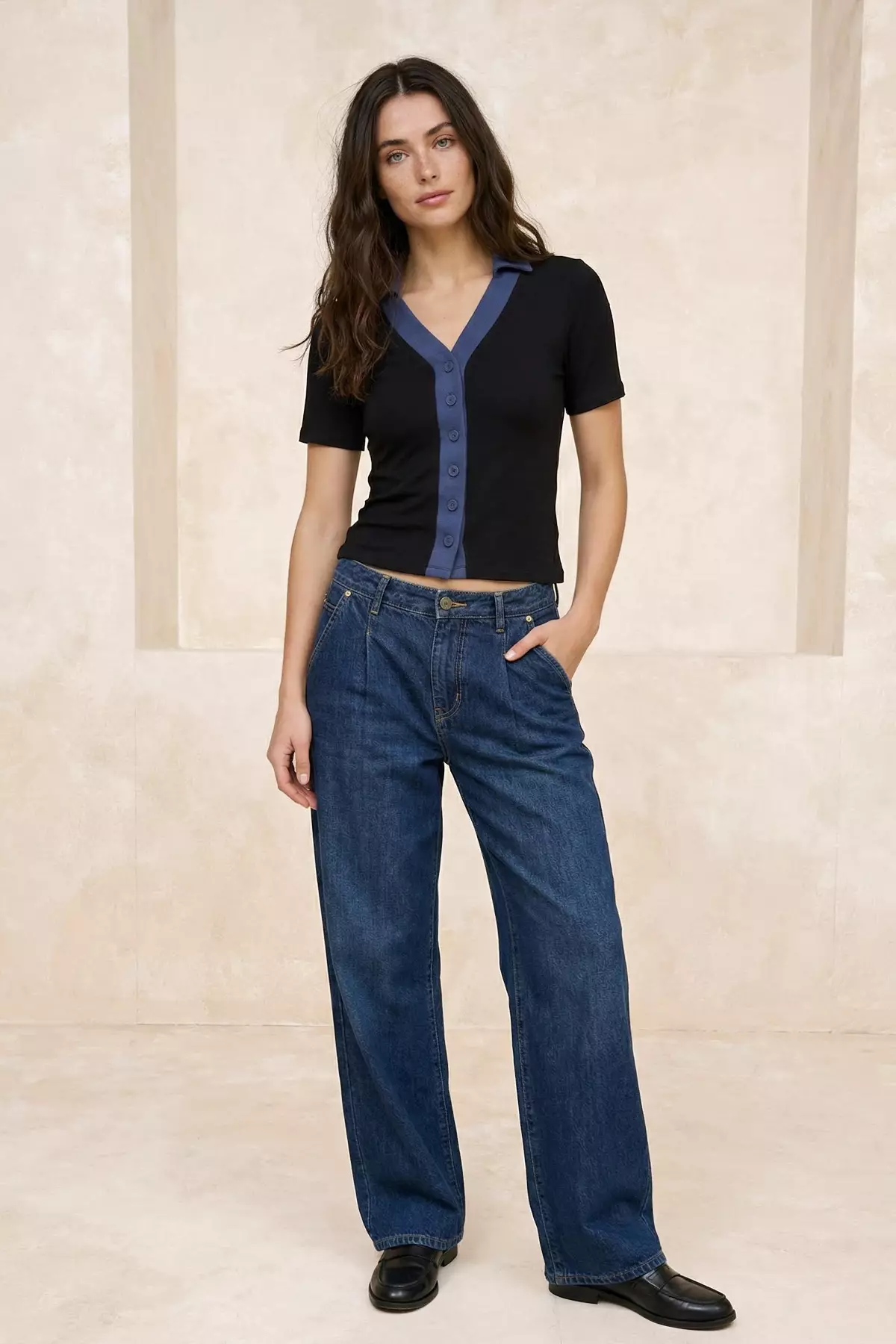 Black Color-Blocked Fitted Polo Collar Buttoned Garni Detailed Soft Knitted Blouse Twoss26Bz65