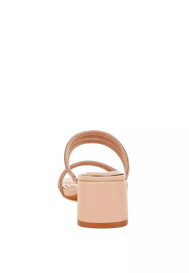 Sandal Slip-On Berhias Berlian Imitasi dalam Warna Nude