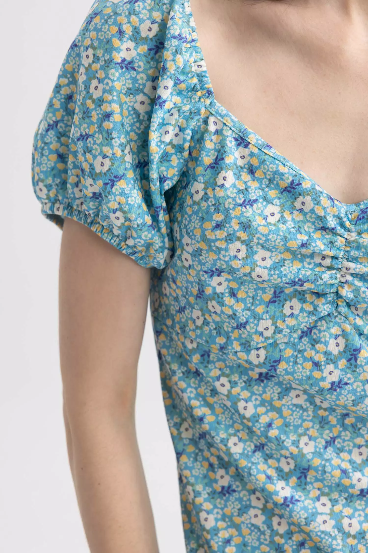 Buy DeFacto Heart Collar Floral Balloon Sleeve Mini Dress 2024 Online ...
