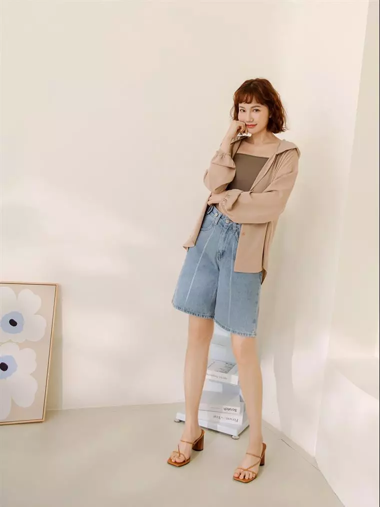 Cotton Waist Adjustment Buttoned Denim Shorts [BA6820]