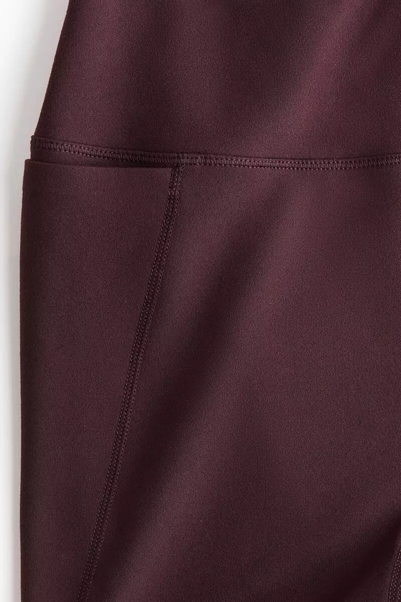 Pocket-detail sports leggings with SoftMove™