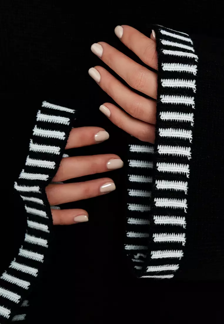 Contrast Stitch Detail Knit Sweater Jumper in Monochrome