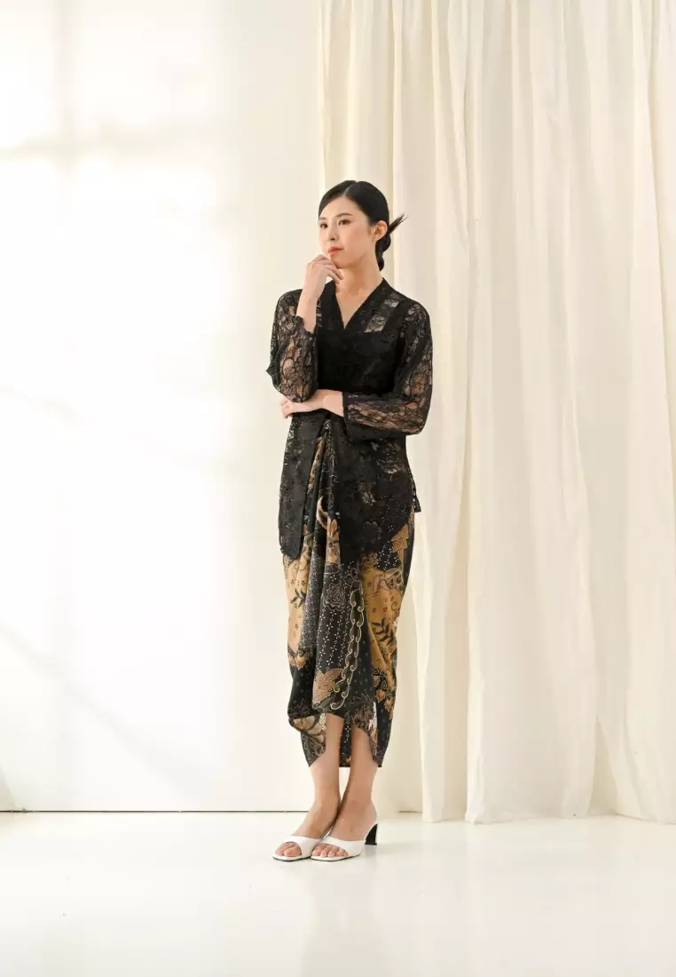 Aruna kebaya blouse
