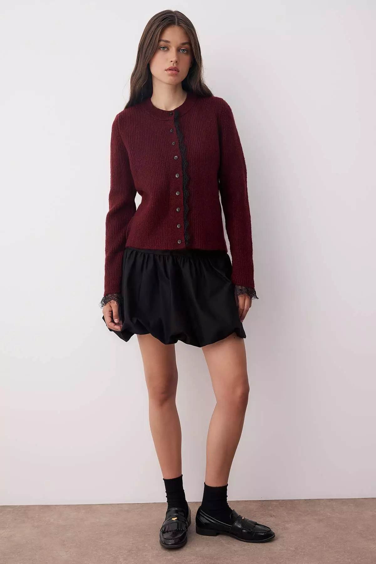 Burgundy Lace Garnished Knit Cardigan Twoaw26Hi00171