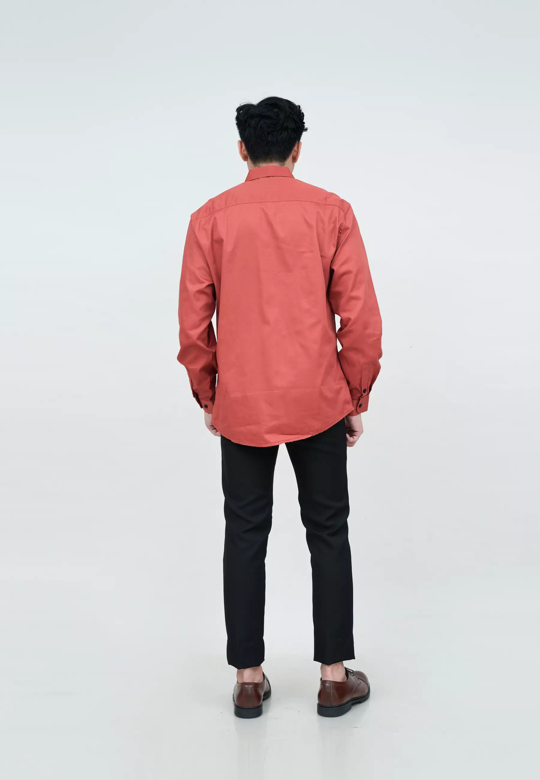 Houseofcuff Kemeja Pria Lengan Panjang Slim Fit Teracotta Merah Bata