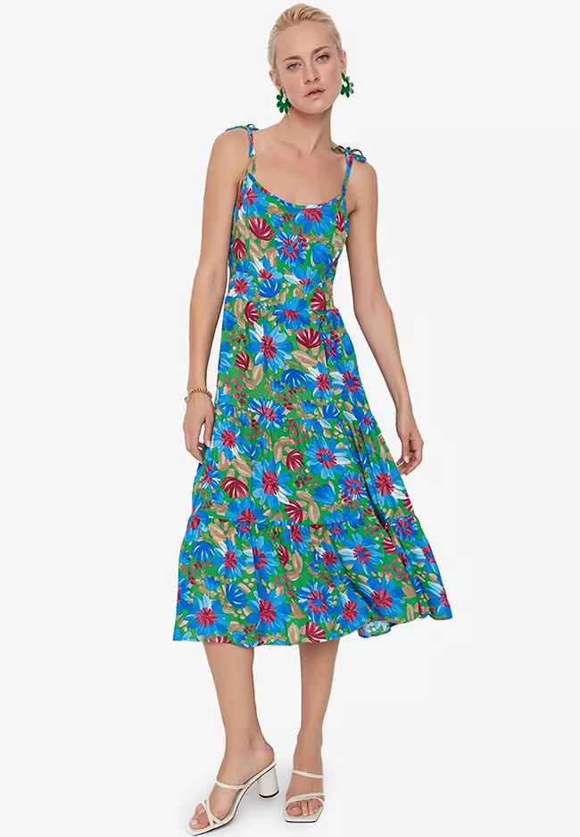 線上選購Trendyol Floral Tiered Dress | ZALORA 台灣