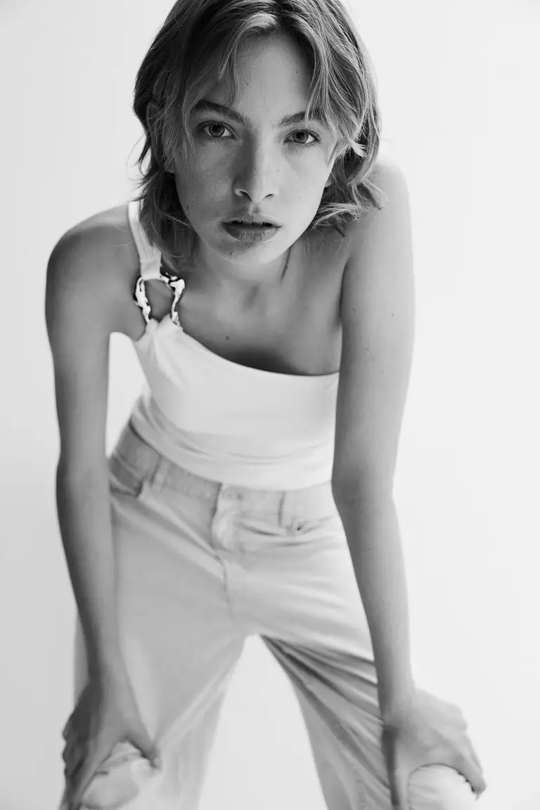 Metal-ring one-shoulder top