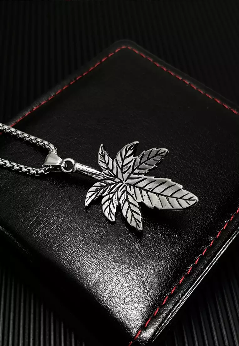 Retro Pendant Necklace