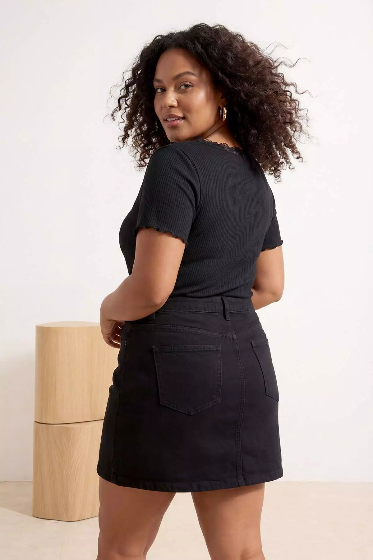Black Lace Collar Detailed Buttoned Knitted Plus Size Blouse Tbbss26Af00138