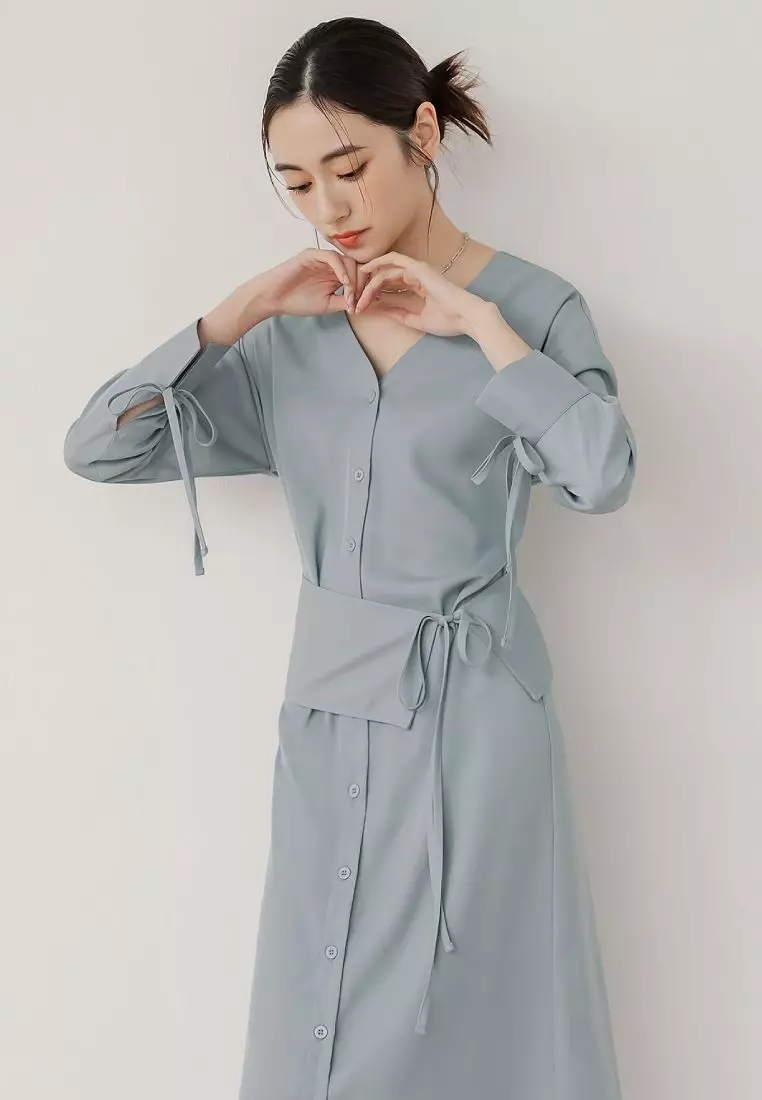 Wrinkle-Resistant Long Sleeve Maxi Dress with V-Neck and Button-Down Front [DA9989]