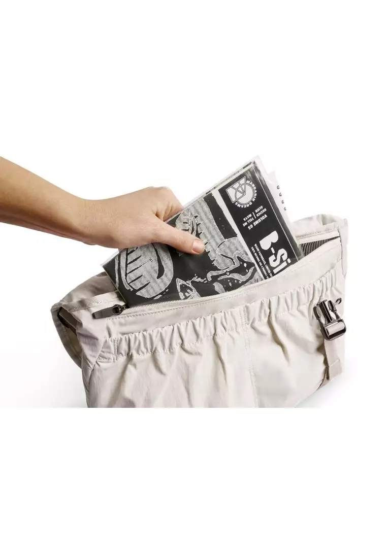 Bellroy Cinch Messenger Bag - Oat