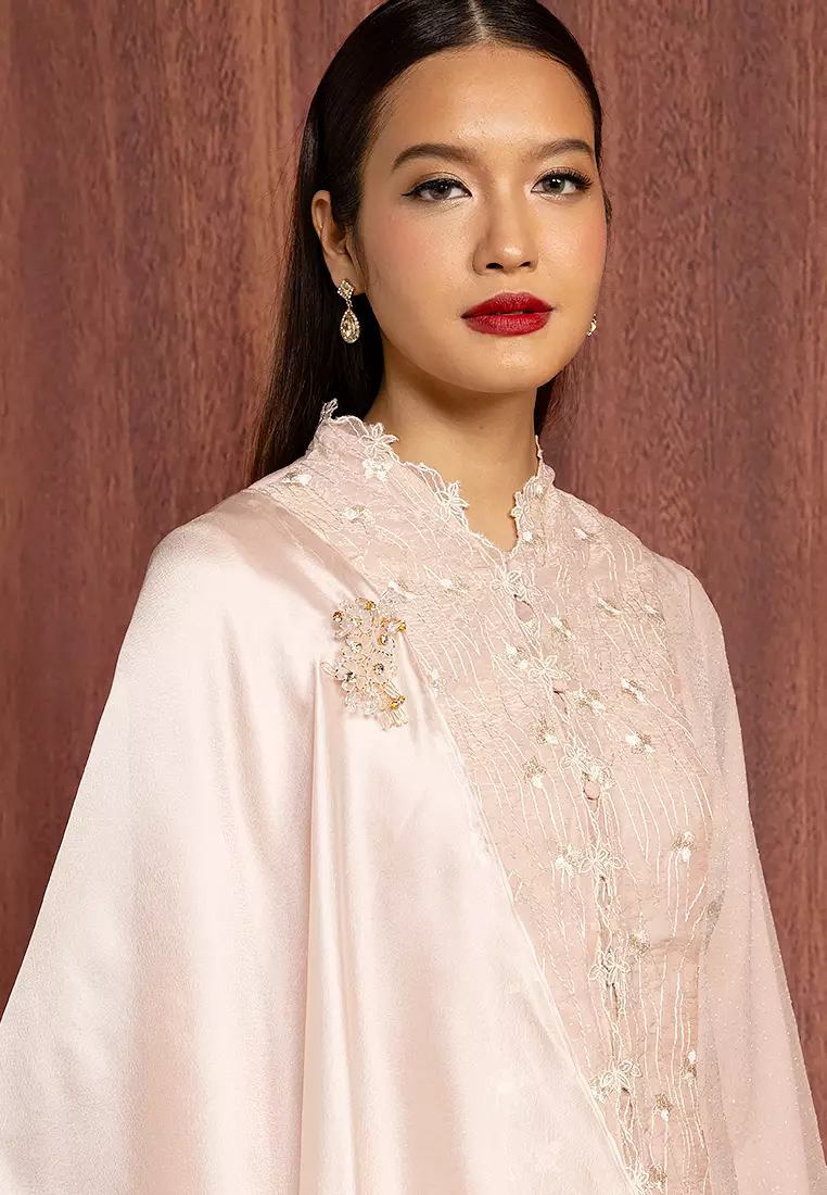 ARIANA EMBROIDERY KEBAYA SET WITH SHAWL