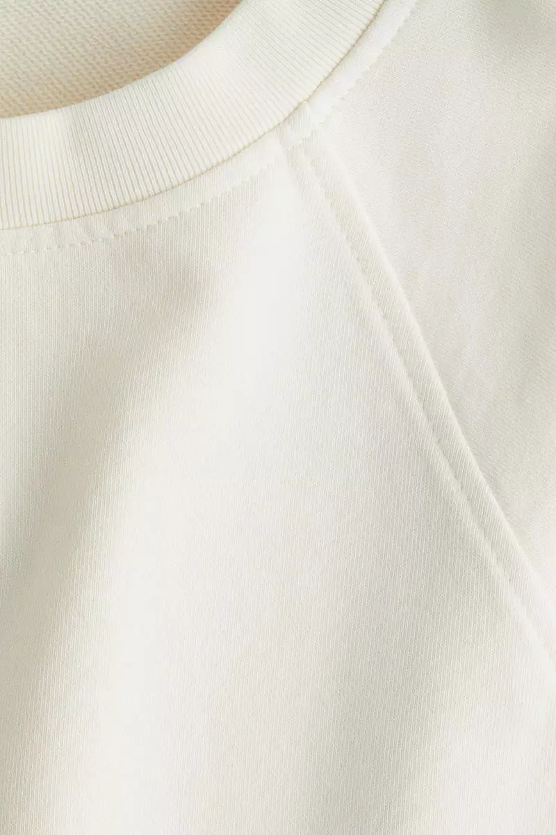 Short-sleeved sweatshirt