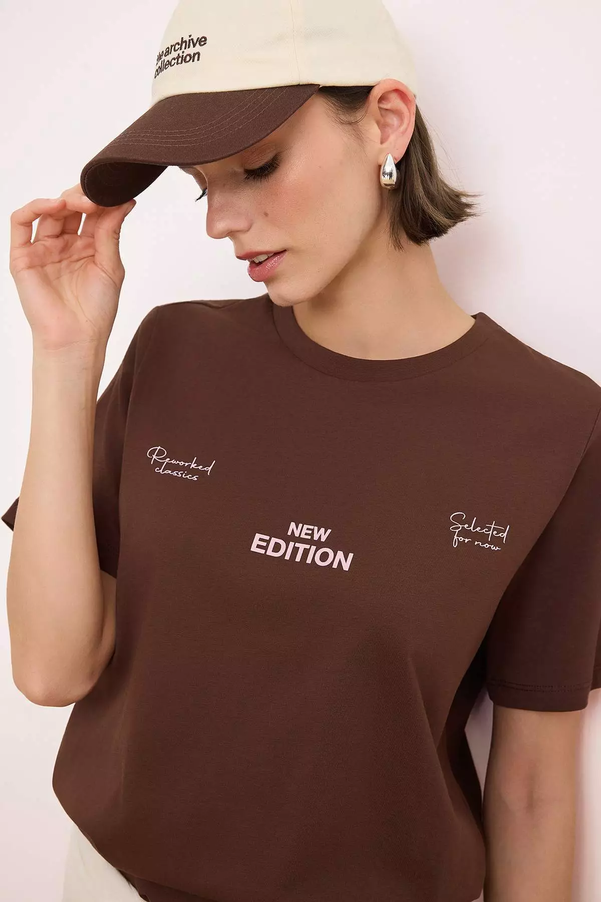 Brown Slogan Regular/Normal Fit Short Sleeve 1% Cotton Knitted T-Shirt Twoss26Ts171
