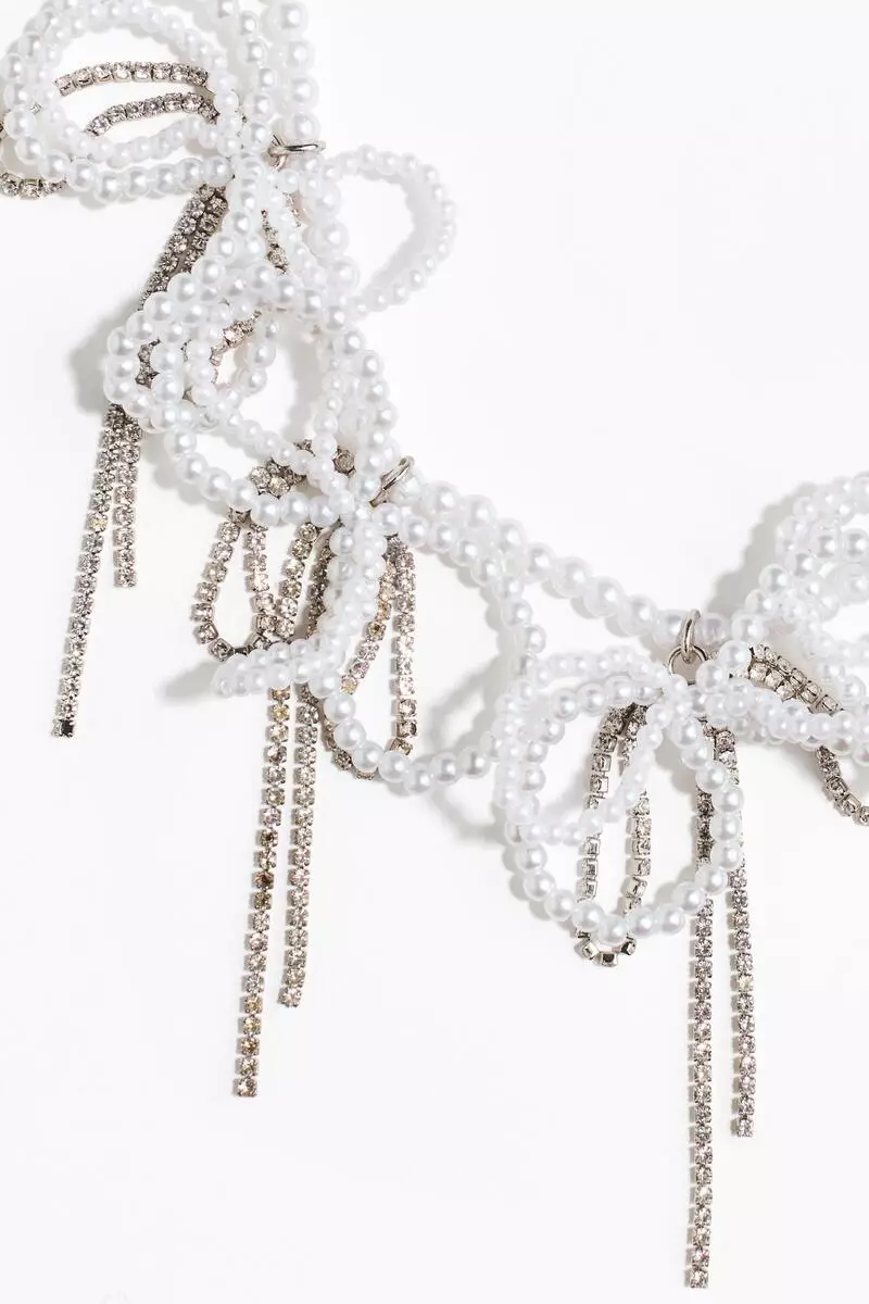 Beaded bow necklace