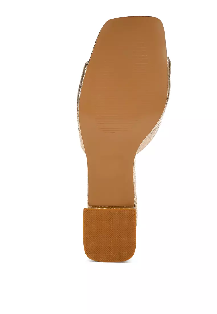 Sandal Motif Ular Detail Horsebit Emas