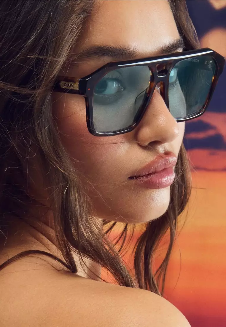 QUAY Soundcheck Sunglasses - Amber Tort/Aqua