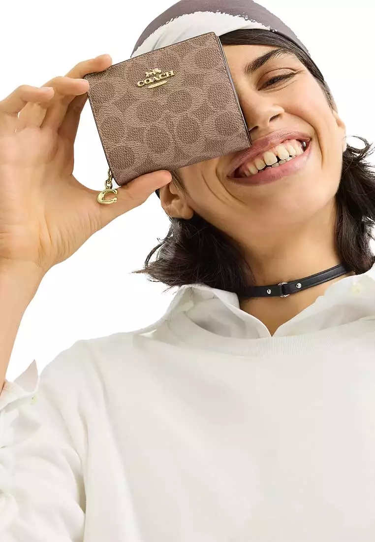 Snap Wallet In Signature Canvas Tan/Brown CW789