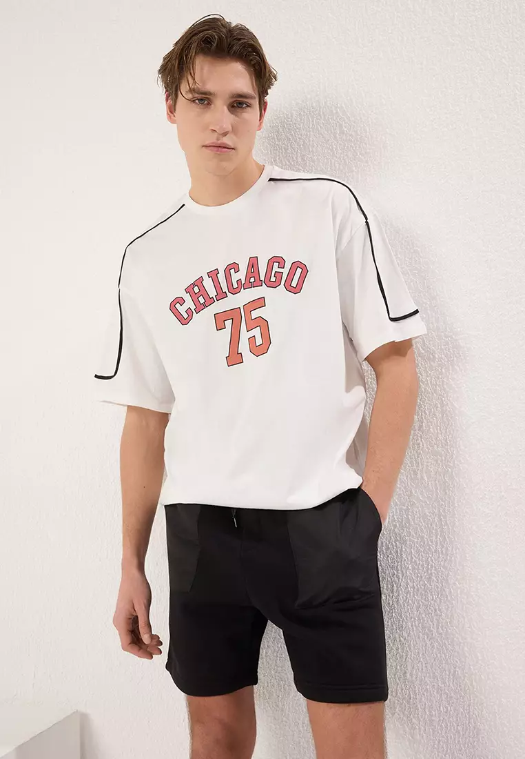 Black Regular Cut Parachute Fabric Pocket Detail Thick Shorts & Bermudas TMNSS25SR00028