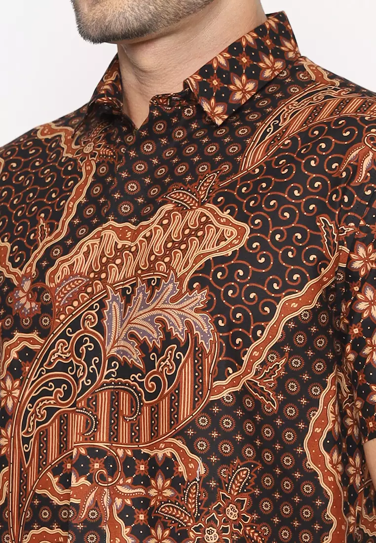 MAGINOT WIRA BLACK Batik Slim Fit Lengan Pendek