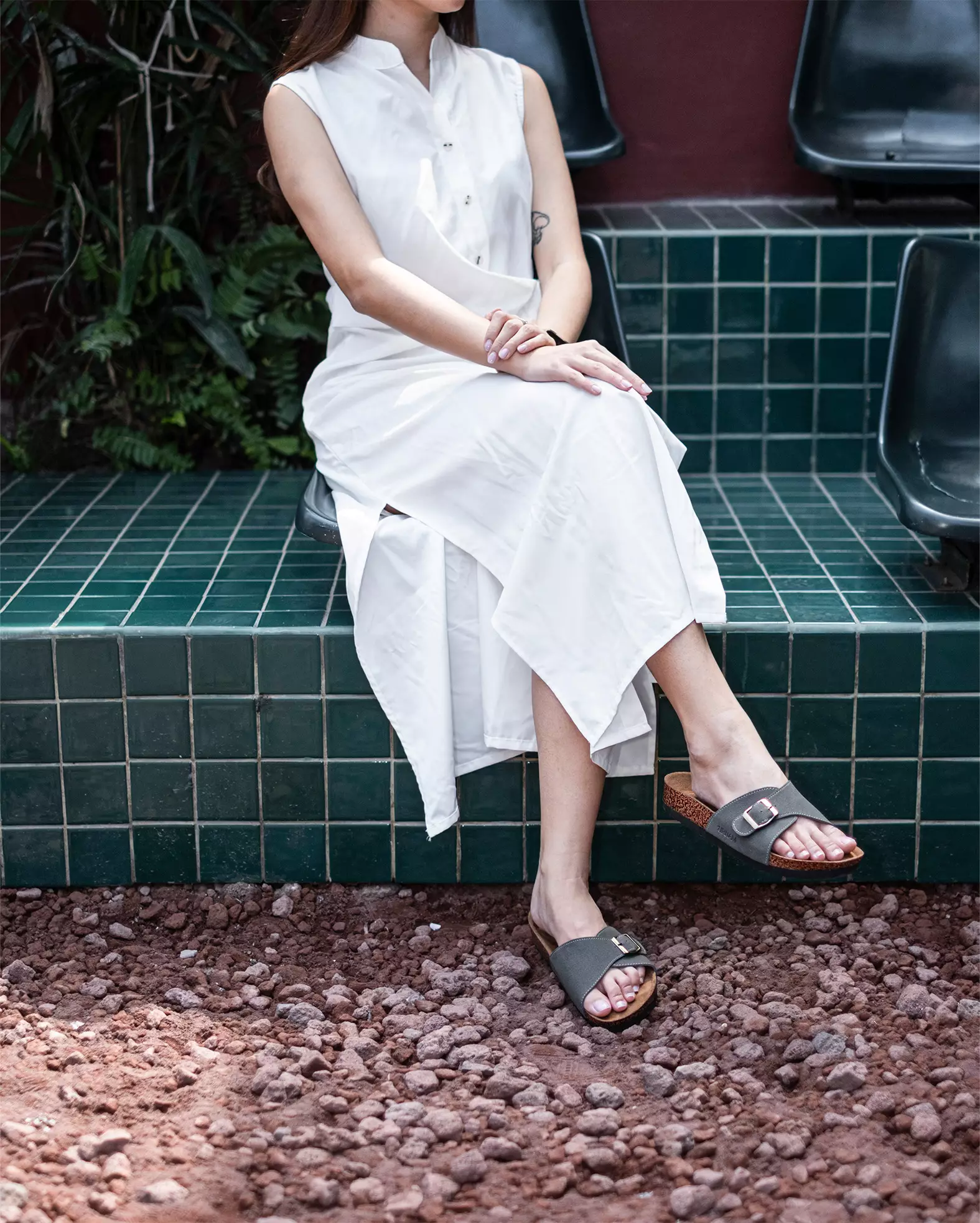 Urnam Sandal Slop Wanita Flat  Kasual Nyaman - Grey