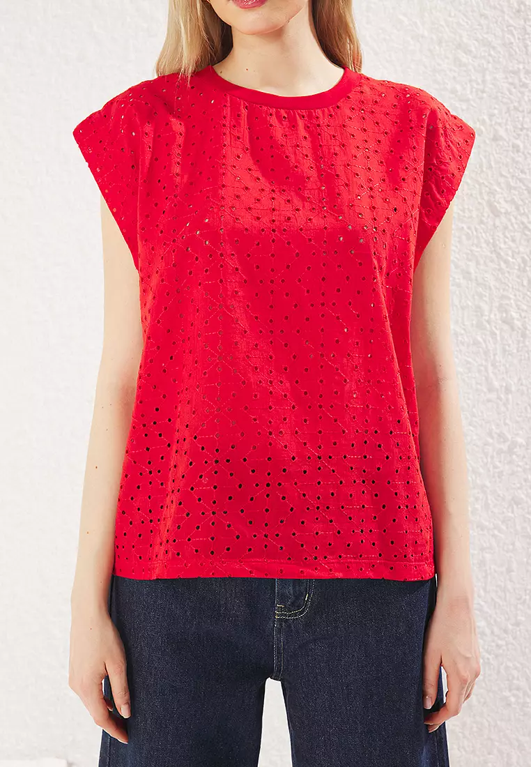 Red Brode Detail Relaxed Pattern Knitted T-Shirt